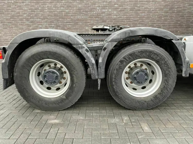 Тягач Volvo FH 420, 6х4, пробег 199 тыс.км, пневмоподвеска, без пробега по РФ. - фото-детальных 5