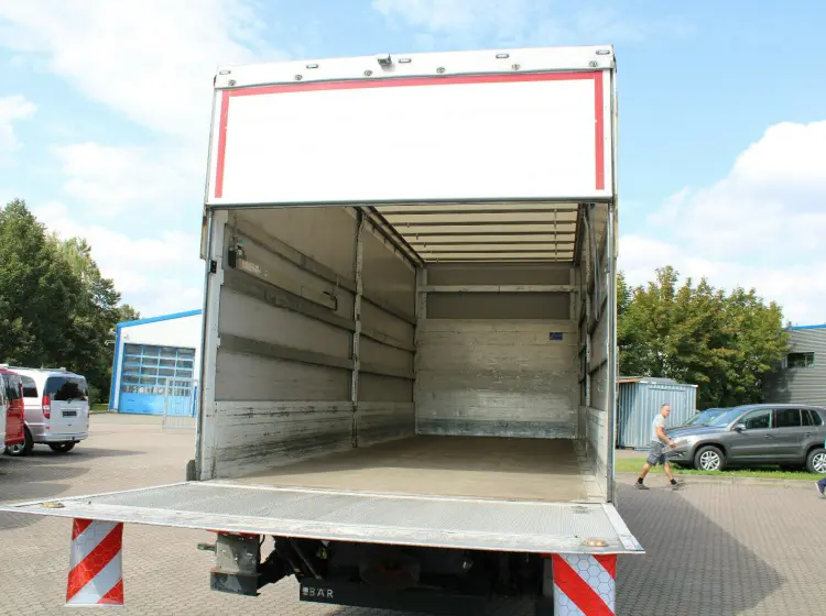 Mercedes Atego 1227 L, 10/2016 год, шторно-бортовая надстройка 46 м3, гидролифт, высокая кабина - фото 2