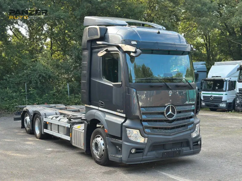 Грузовой контейнеровоз Mercedes Actros 2542, 2019 год | photo 0