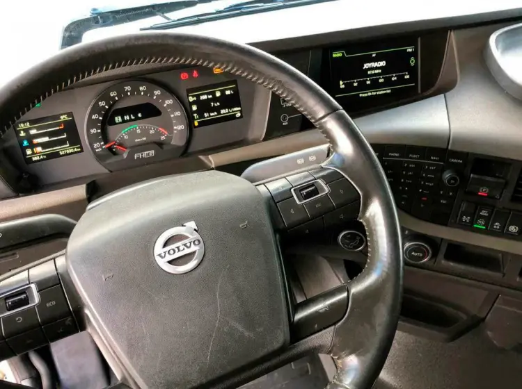 Тягач Volvo FH16 550, 6х4, 2015 год, пневмоподвеска, без редукторов, без пробега по РФ - фото-детальных 4