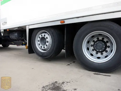 Изотермический фургон DAF XF 105. 6x2, г/п 15 тонн, 2 спальника. - фото 15
