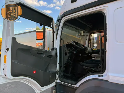 Mercedes-Benz Atego 1230, 2018 год, штора 50 м3, гидроборт, 2 спальника 32