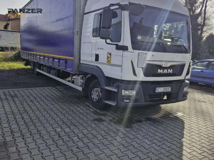 MAN TGL 12.250, 2015 год, штора объёмник 68 кубов с гидролифтом - фото