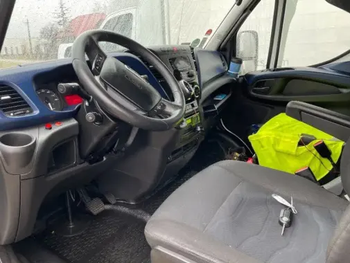 Автопоезд категории В Iveco Daily 35C18, 2017 год, спарка, полная масса 3500 кг, спальник - фото 3