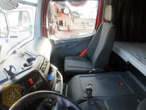 Mercedes-Benz Axor 1829 L, штора 44м3, все загрузки, длина 7.2м, гидролифт, г/п 10т, спальник - фото 3