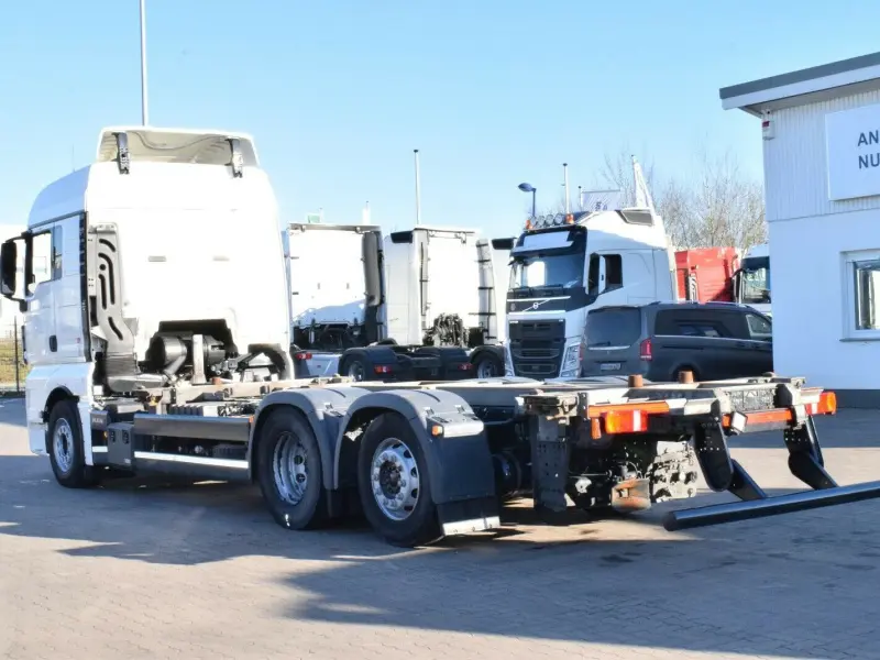 Грузовой контейнеровоз MAN TGX 26.500, 2018 год | photo 1