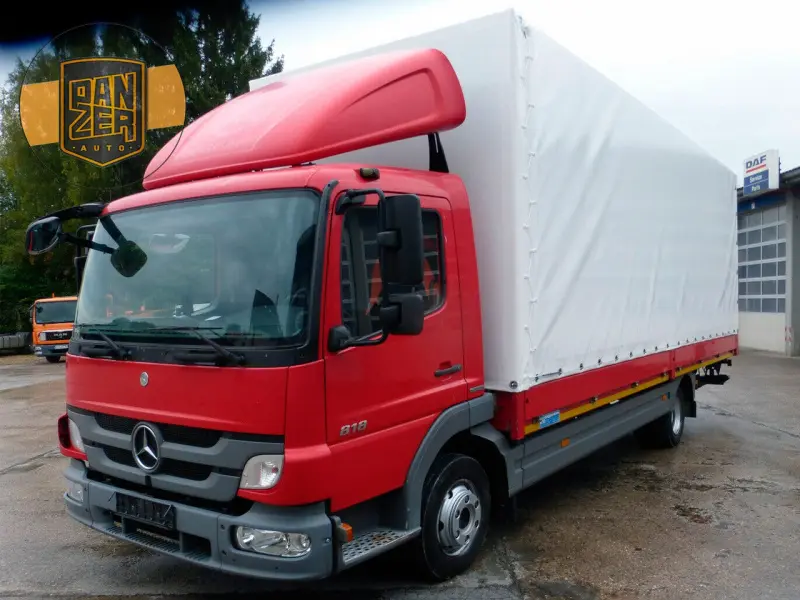 Грузовик тентованный Mercedes Atego 818, 2013 год | photo 0