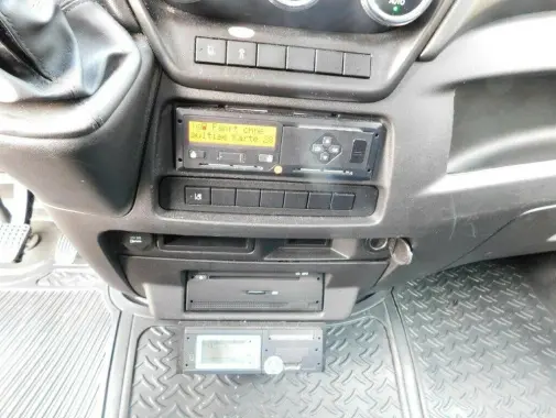 Рефрижератор Iveco Daily 70C18, 01/2018 г, спальная кабина, 21 куб, полная масса 7000 кг, без пробега по РФ - фото 5