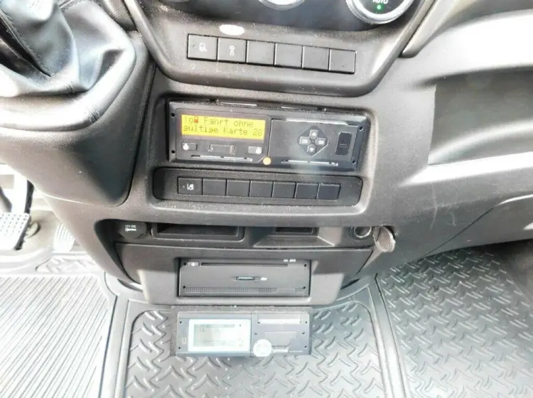 Рефрижератор Iveco Daily 70C18, 01/2018 г, спальная кабина, 21 куб, полная масса 7000 кг, без пробега по РФ - фото 5