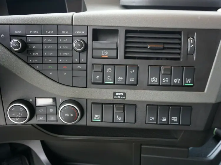 Тягач Volvo FH 540 Dual Clutch, 2019 год, 6х2 спарка, Globetrotter XL, без пробега по РФ - фото-детальных 11