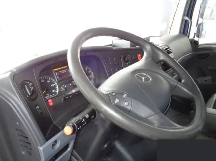 Mercedes-Benz Atego 818, штора-борт 35м3, гидролифт, без пробега по РФ - фото 4