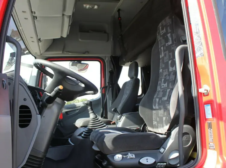 Mercedes Atego 1229, Евро-5, пробег 165 тыс.км!, фургон 48 м3, ворота, без пробега по РФ - фото 3