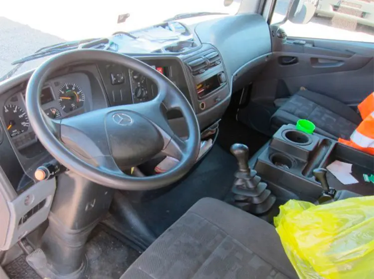 Mercedes-Benz Atego 818L, 2012 г, пятитонник шторный, спальная кабина - фото 4