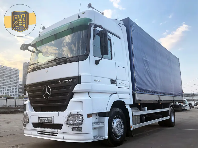 Грузовик тентованный Mercedes Actros 1844, 2008 год | photo 0