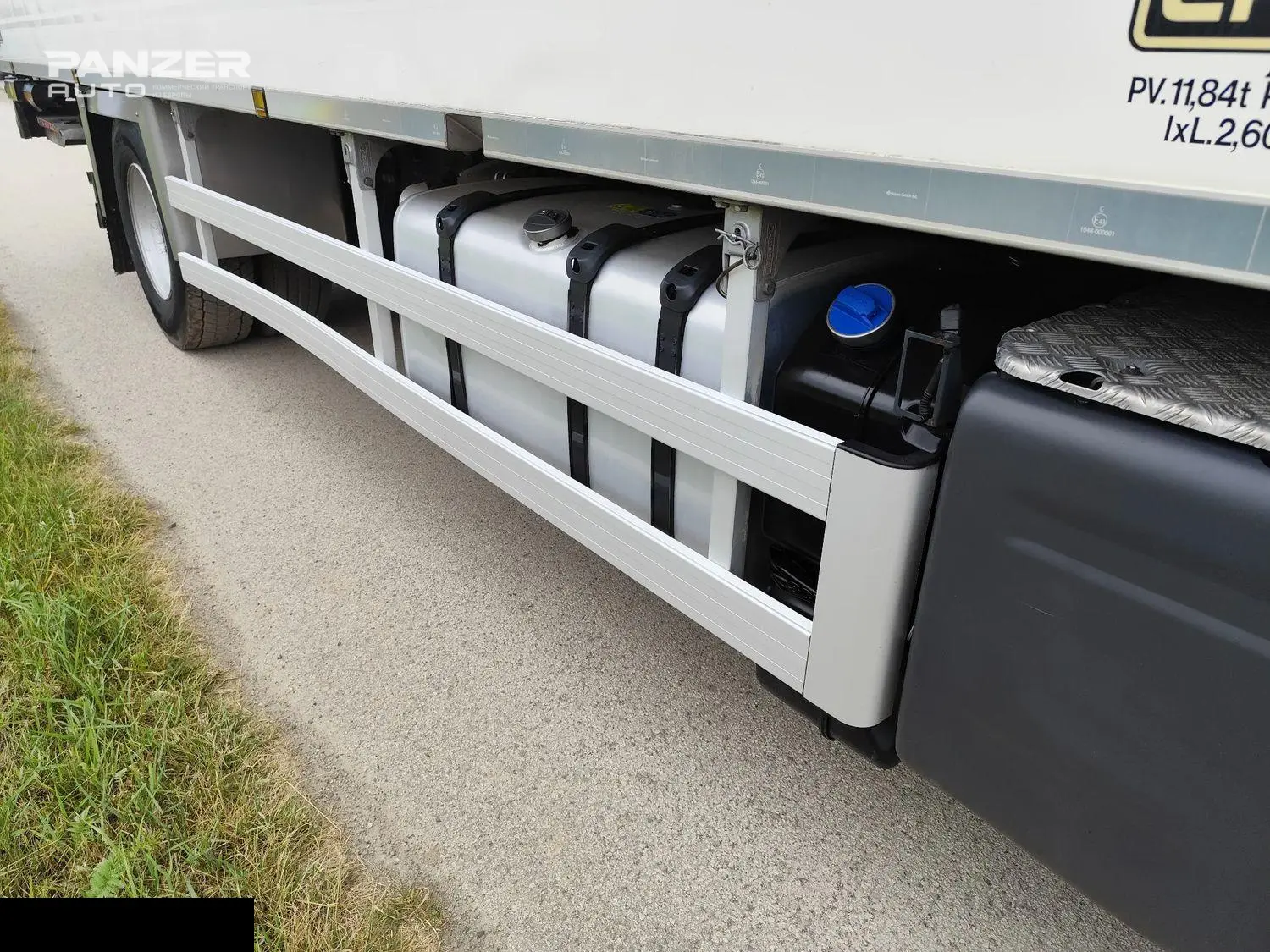 Грузовик Scania Actros, 2018 год, 10 тонник, 4х4, фургон изотерм 72 куб - фото 6