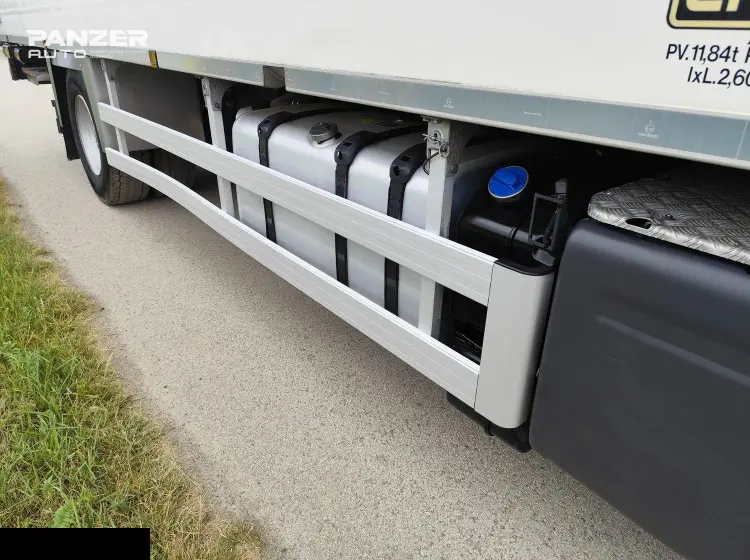 Грузовик Scania Actros, 2018 год, 10 тонник, 4х4, фургон изотерм 72 куб - фото 6