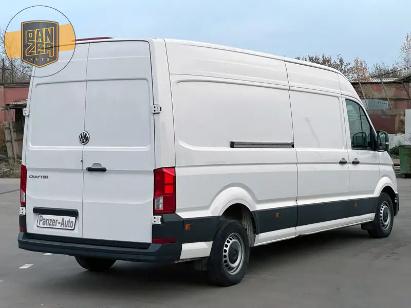 Цельнометаллический фургон Volkswagen Crafter 35, 2018 год | photo 1