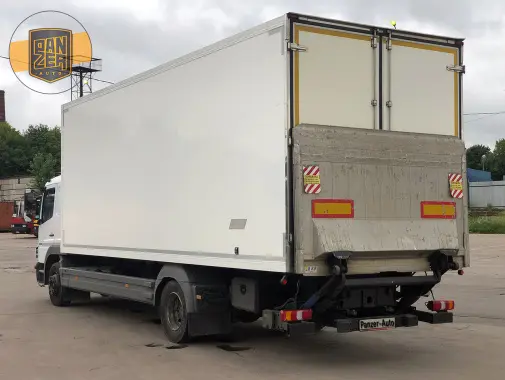 Mercedes Atego 1224 L рефрижератор со спальником 46 кубов, 18 европалет, гидроборт - фото