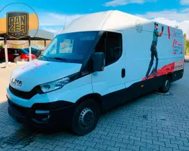 Цельнометаллический фургон Iveco Daily 35S17, 2015 год | photo 0