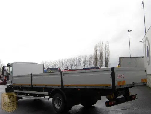 Iveco EuroCargo ML160E22, 2012г, бортовой грузовик, борт 7.8 м, 3-х местный, состояние нового - фото