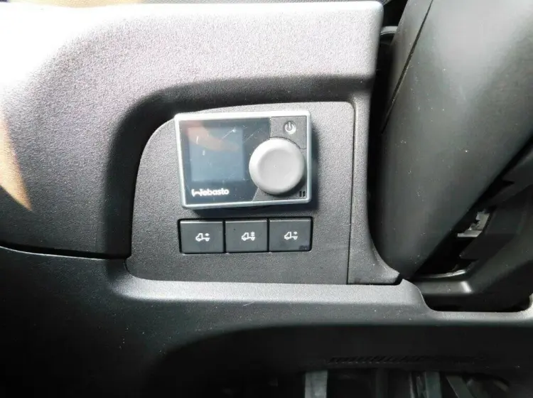 Рефрижератор Iveco Daily 70C18, 01/2018 г, спальная кабина, 21 куб, полная масса 7000 кг, без пробега по РФ - фото 7