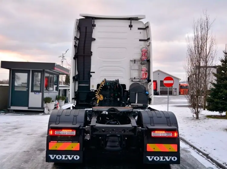 Тягач Volvo FH 460, 2016 год, 469 л.с., кабина Globetrotter XL, без пробега по РФ - фото-детальных 11